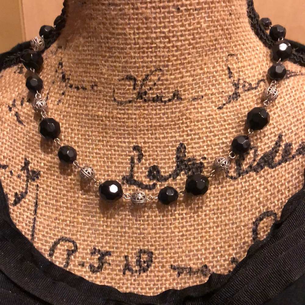 Free w/ bundle Black & silver bead necklace